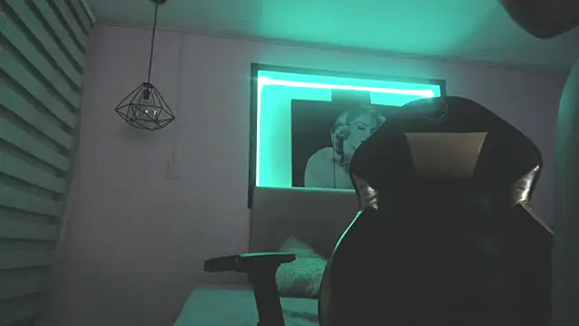 Andrea Ramos online show from 03.18.25