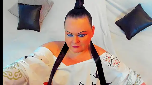 Snapshot of MilanaBiegert chatting on 12.29.24 MilanaBiegert online show from 12.29.24