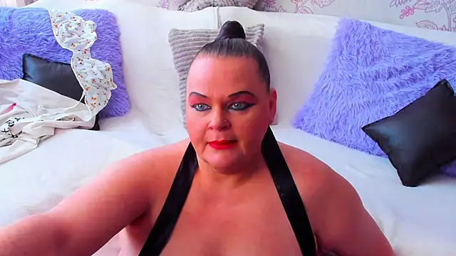 Snapshot of MilanaBiegert chatting on 02.19.25 MilanaBiegert online show from 02.19.25