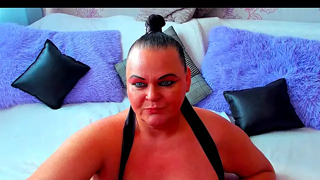 Snapshot of MilanaBiegert chatting on 10.09.25 MilanaBiegert online show from 10.09.25