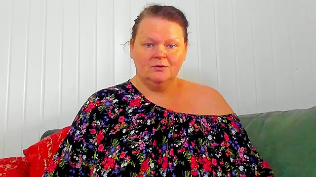 MilanaBiegert online show from 02.25.26