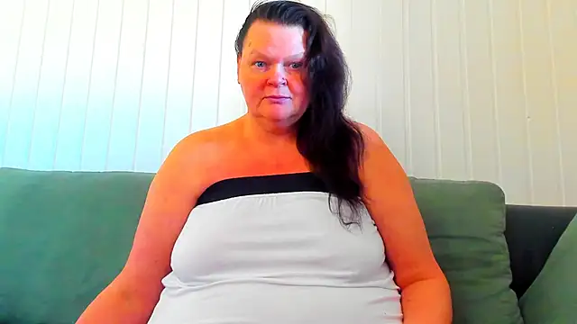 MilanaBiegert online show from 03.26.26