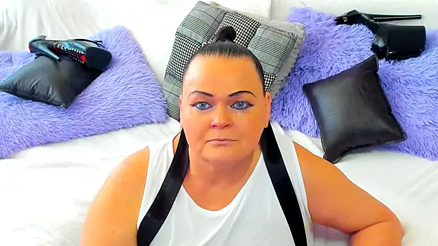 MilanaBiegert online show from 04.11.26