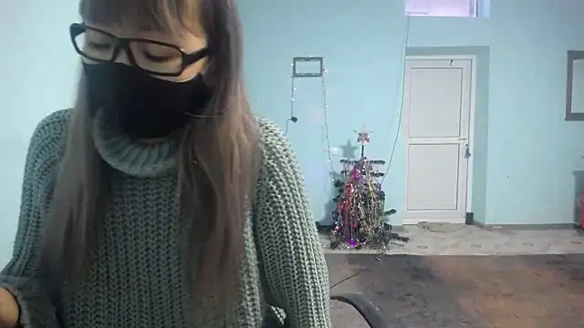 elllaaxx online show from 01.04.25