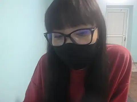 Snapshot of elllaaxx chatting on 05.13.26 elllaaxx online show from 05.13.26