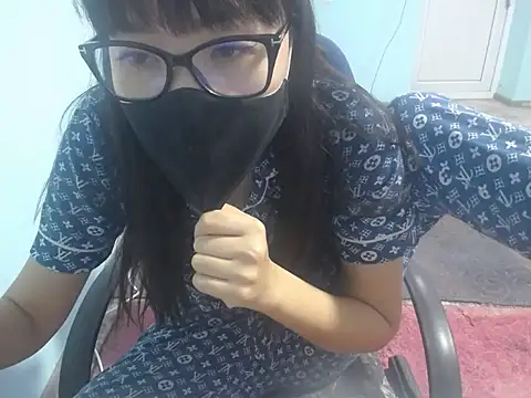 Snapshot of elllaaxx chatting on 05.15.26 elllaaxx online show from 05.15.26