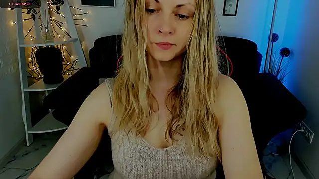 SmilingEmily  online show from 03.14.25