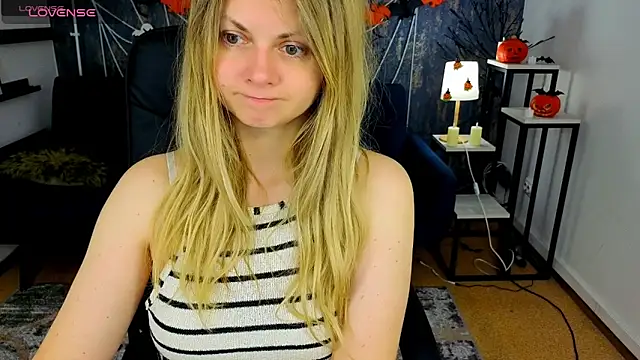 SmilingEmily  online show from 10.20.25