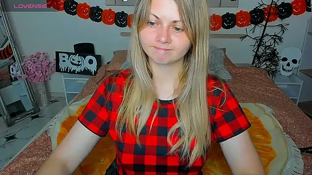 SmilingEmily  online show from 10.21.25