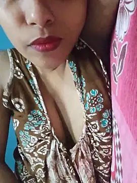 Snapshot of sexyindi_couple chatting on 06.14.26 sexyindi couple online show from 06.14.26