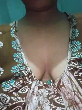 Snapshot of sexyindi_couple chatting on 06.29.26 sexyindi couple online show from 06.29.26