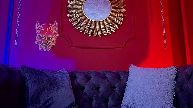 Julieta Russell online show from 09.17.25