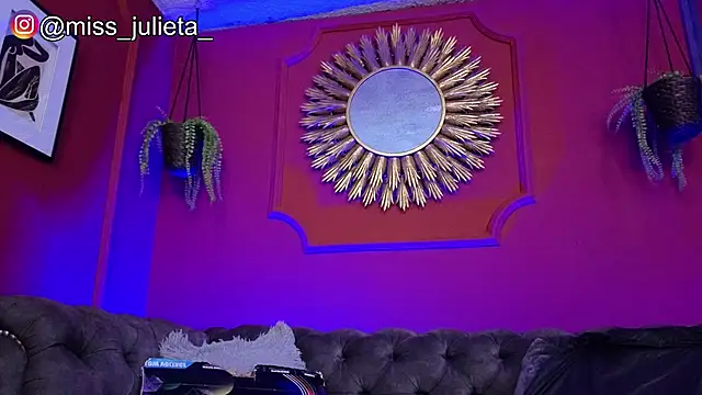 Snapshot of Julieta_Russell chatting on 05.16.26 Julieta Russell online show from 05.16.26