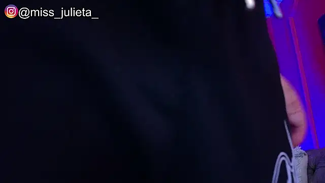 Snapshot of Julieta_Russell chatting on 05.21.26 Julieta Russell online show from 05.21.26
