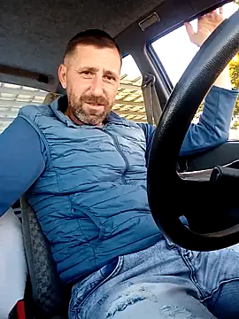 Snapshot of BZHsex chatting on 02.15.25 BZHsex online show from 02.15.25