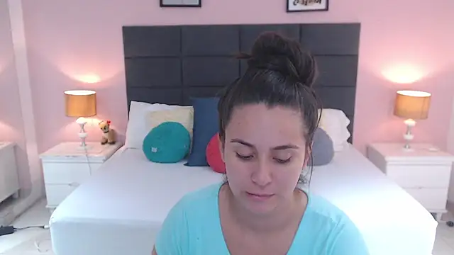 Snapshot of MadisonJenner chatting on 01.22.25 MadisonJenner online show from 01.22.25