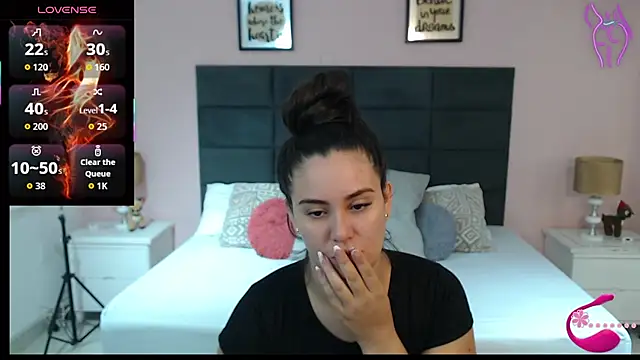 Snapshot of MadisonJenner chatting on 09.11.25 MadisonJenner online show from 09.11.25