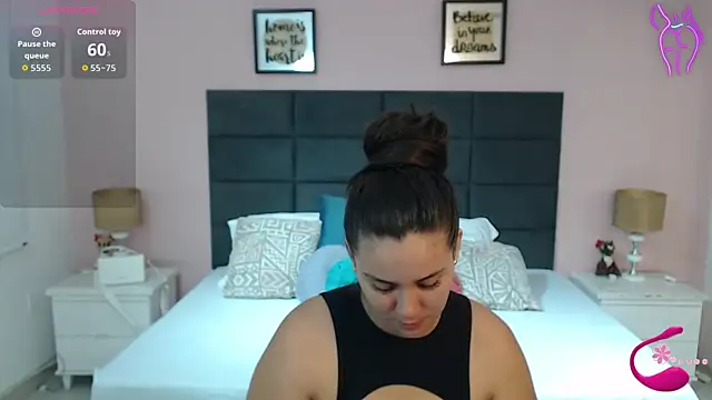 Snapshot of MadisonJenner chatting on 10.06.25 MadisonJenner online show from 10.06.25