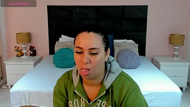 MadisonJenner online show from 12.04.25