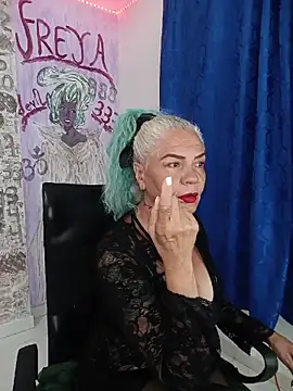 freyadevil333 online show from 04.15.26