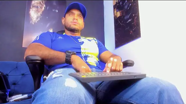 Big furry bear13 online show from 11.27.25