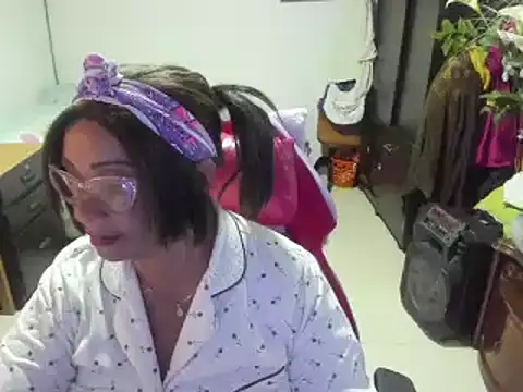 Mrs mommy  online show from 02.24.25