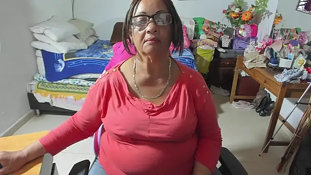 Mrs mommy  online show from 09.19.25