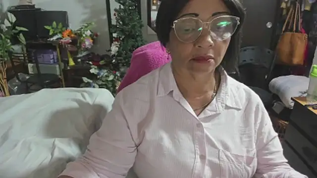 Mrs mommy  online show from 12.05.25