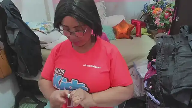 Snapshot of Mrs_mommy_ chatting on 05.04.26 Mrs mommy online show from 05.04.26