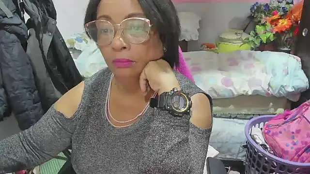 Snapshot of Mrs_mommy_ chatting on 05.11.26 Mrs mommy online show from 05.11.26
