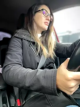 HotXMom online show from 11.18.25