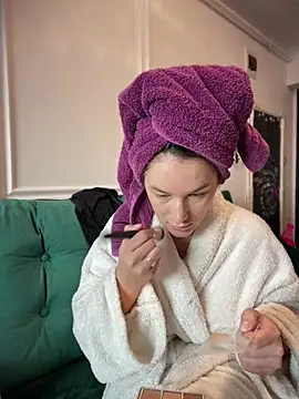 HotXMom online show from 02.12.26