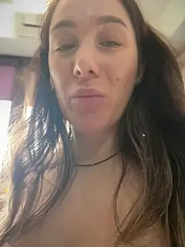 Snapshot of HotXMom chatting on 05.19.26 HotXMom online show from 05.19.26