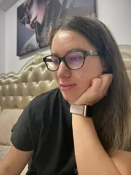 Snapshot of HotXMom chatting on 06.12.26 HotXMom online show from 06.12.26