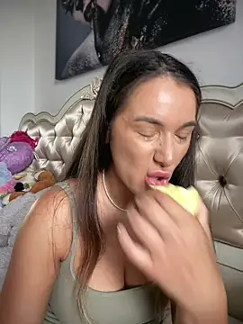 Snapshot of HotXMom chatting on 07.03.26 HotXMom online show from 07.03.26