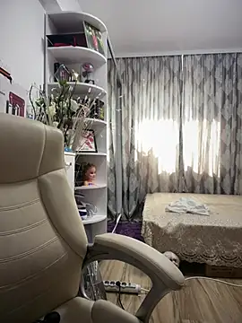Snapshot of HotXMom chatting on 07.10.26 HotXMom online show from 07.10.26