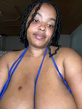 Snapshot of Linahlove chatting on 02.18.25 Linahlove online show from 02.18.25