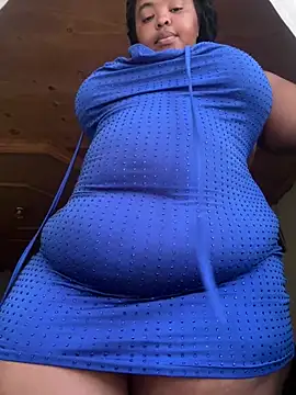 Snapshot of Linahlove chatting on 02.19.25 Linahlove online show from 02.19.25