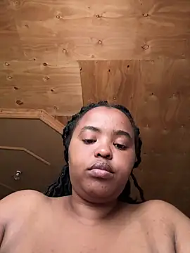 Snapshot of Linahlove chatting on 02.20.25 Linahlove online show from 02.20.25