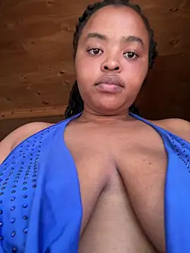 Snapshot of Linahlove chatting on 02.20.25 Linahlove online show from 02.20.25