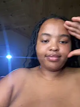 Snapshot of Linahlove chatting on 03.10.25 Linahlove online show from 03.10.25