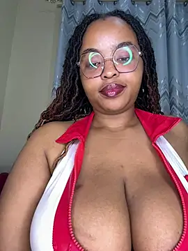 Snapshot of Linahlove chatting on 07.02.26 Linahlove online show from 07.02.26
