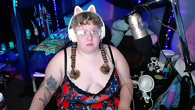 FatVeronica online show from 01.27.25