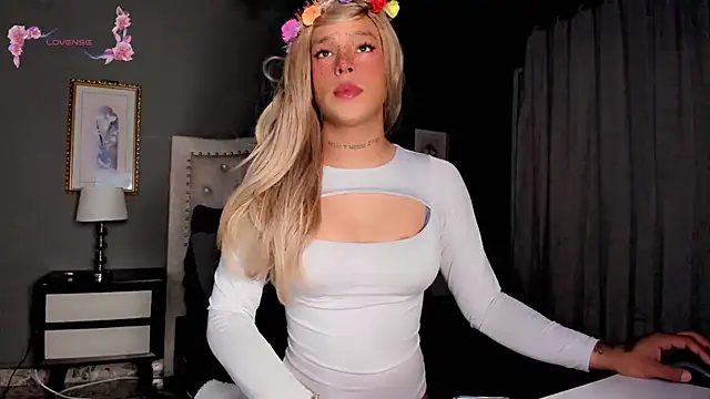 Snapshot of Ezraa1 chatting on 01.14.25 Ezraa1 online show from 01.14.25
