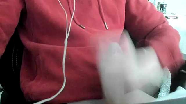 Snapshot of Luceybabb chatting on 02.16.26 Luceybabb online show from 02.16.26