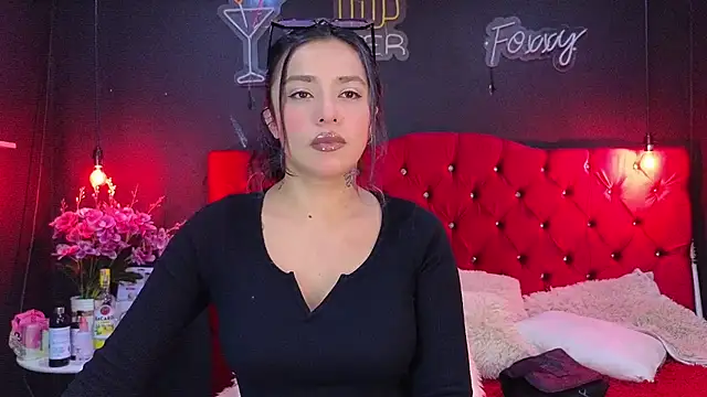 Snapshot of foxxy_nasty chatting on 12.03.24 foxxy nasty online show from 12.03.24