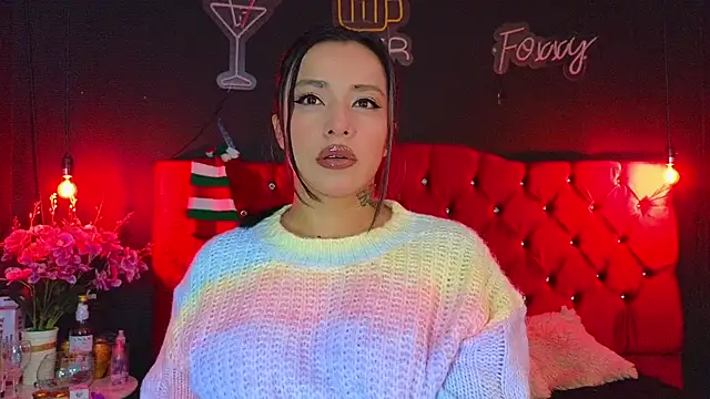 Snapshot of foxxy_nasty chatting on 12.18.24 foxxy nasty online show from 12.18.24