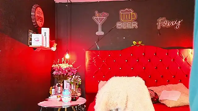 Snapshot of foxxy_nasty chatting on 12.31.24 foxxy nasty online show from 12.31.24