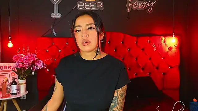 Snapshot of foxxy_nasty chatting on 02.10.25 foxxy nasty online show from 02.10.25