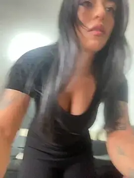 Snapshot of foxxy_nasty chatting on 09.15.25 foxxy nasty online show from 09.15.25